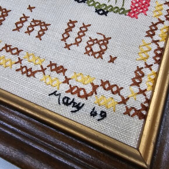 Vintage Colonial Williamsburg Framed Cross Stitch Set of 2 - Picture 5 of 13